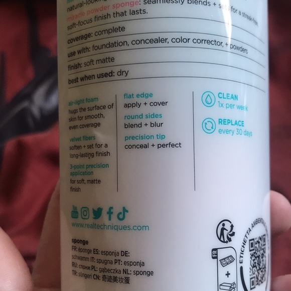 ✨🆕Real Techniques Miracle Mattifying Sponge Duo Set!💙💖✨ - Picture 9 of 13